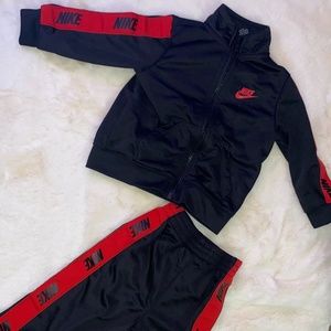 Nike baby boy track suit 12m black & red